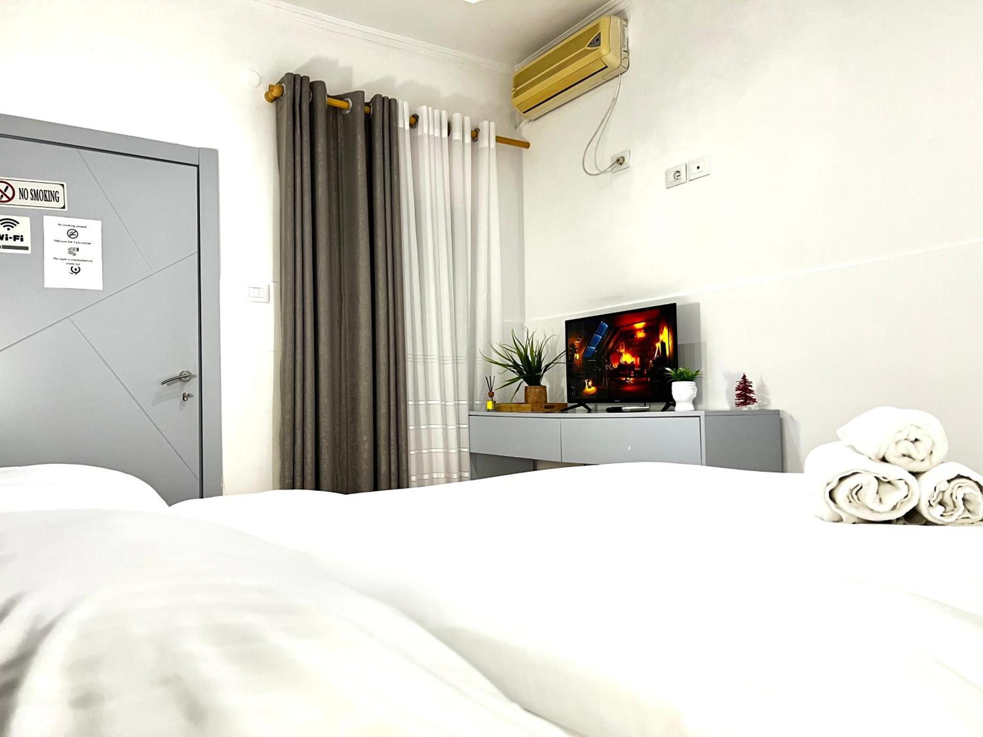Tirana Square Hotel ภายนอก รูปภาพ