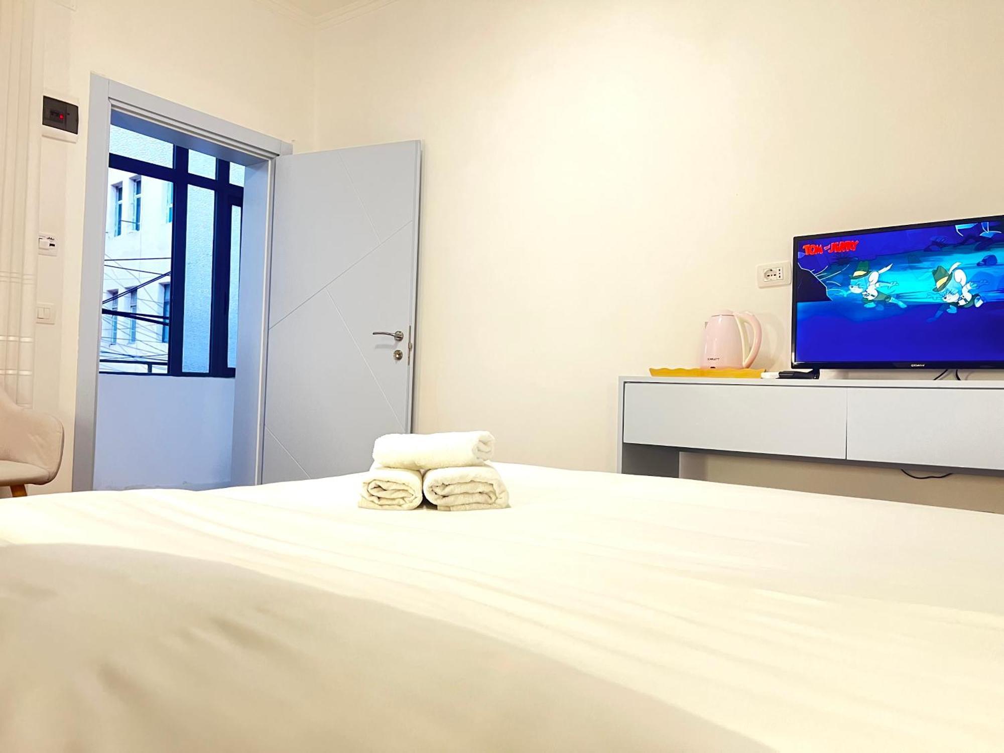 Tirana Square Hotel ภายนอก รูปภาพ